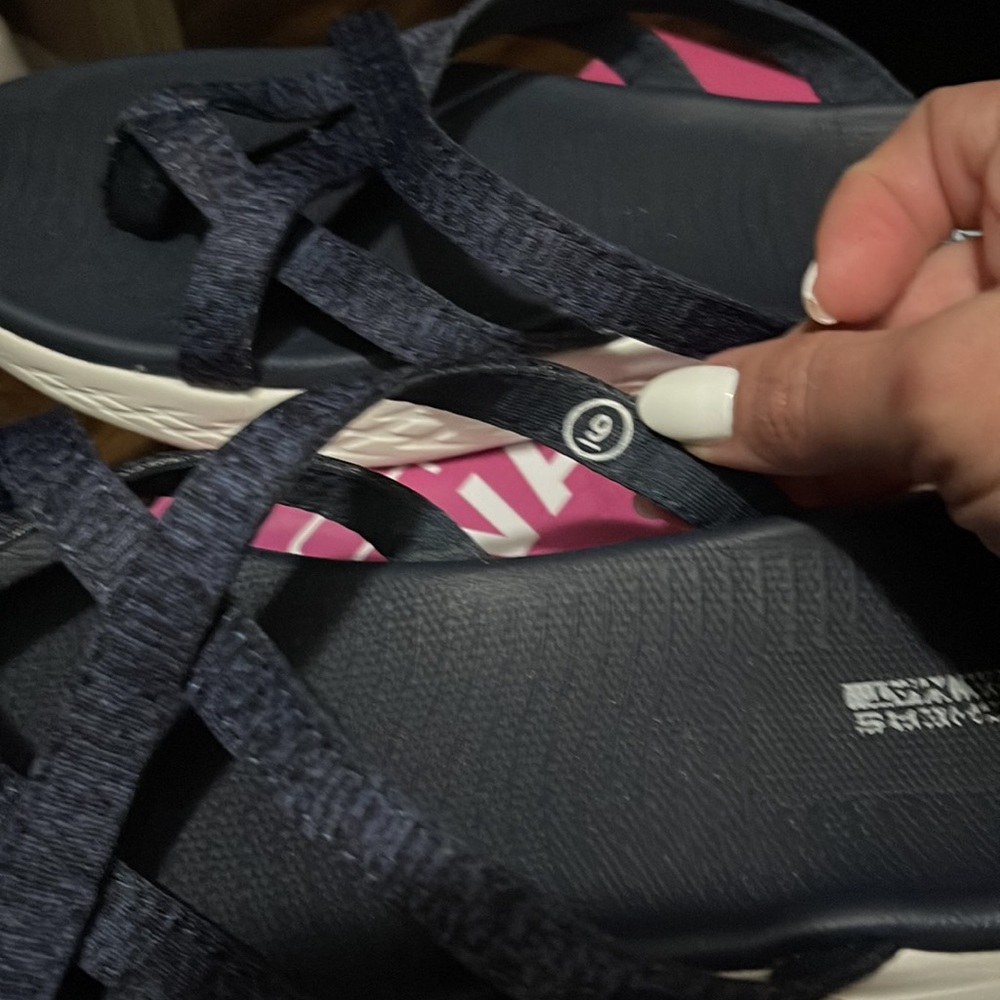 Comfortable Goga Mat Skechers Sandals View 4